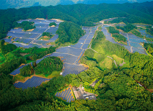 Foto de Fukuroda, planta de energía solar en Japón